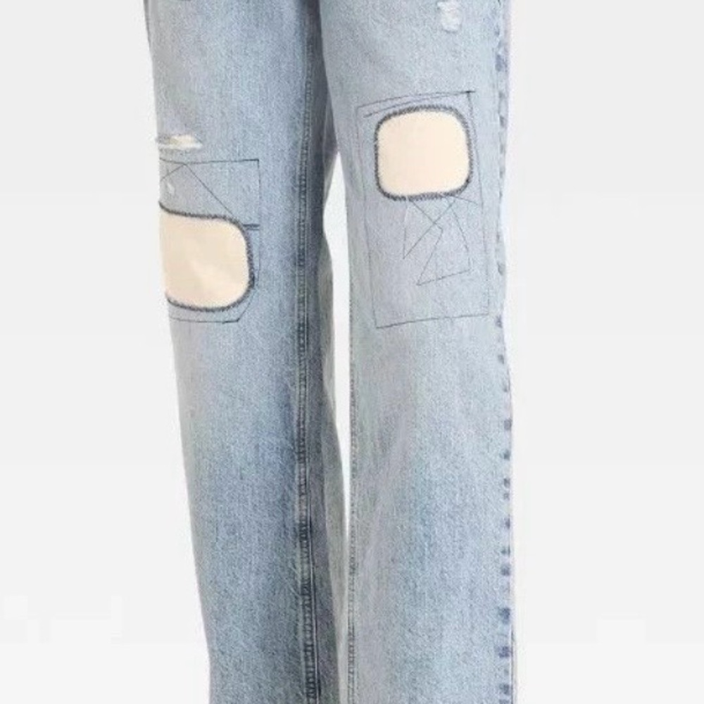 Universal Thread Distressed Jeans